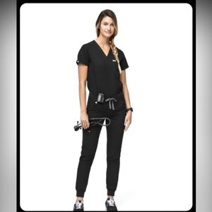 Figs Zamora Joggers 2.0 NWT size medium regular BLACK